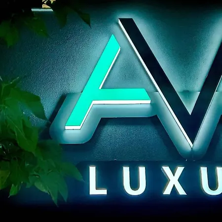 Ava Luxury Apartment *